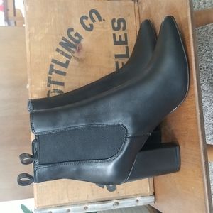 NWT Steve Madden Belong Ankle Booties